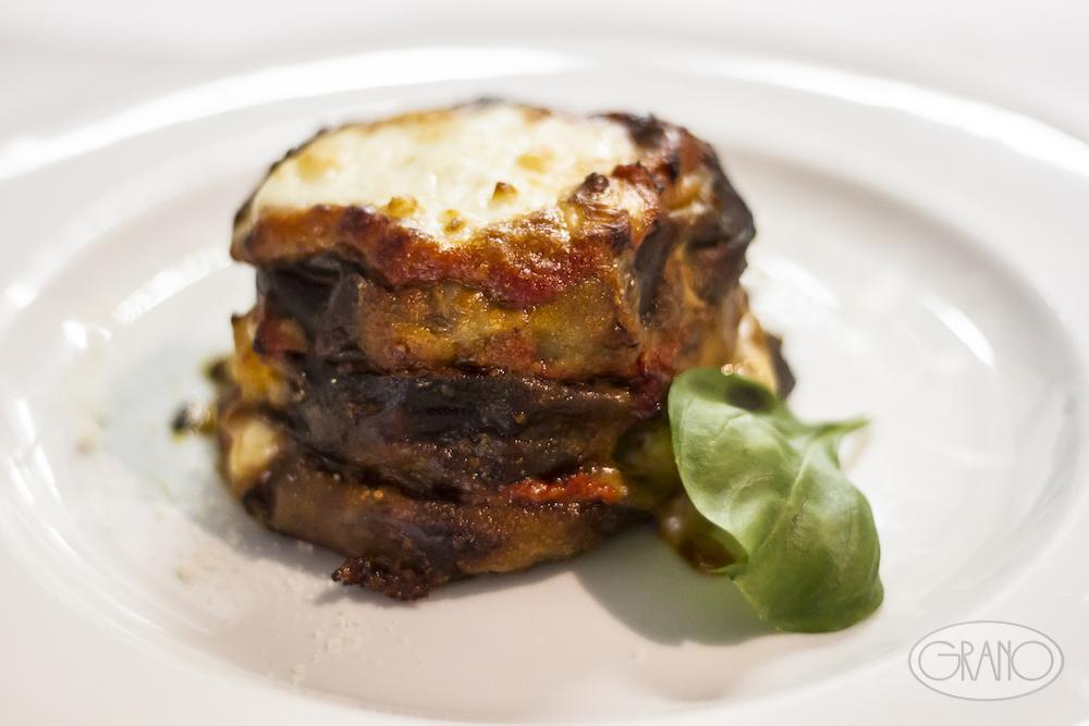 ricetta-parmigiana-melanzane-fritte-ristorante-grano